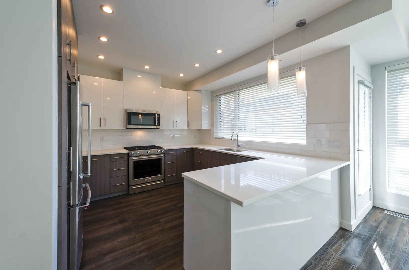 The Lakeview Terrace kitchen, a real estate development in Kelowna sold by Vantage West Project Sales.