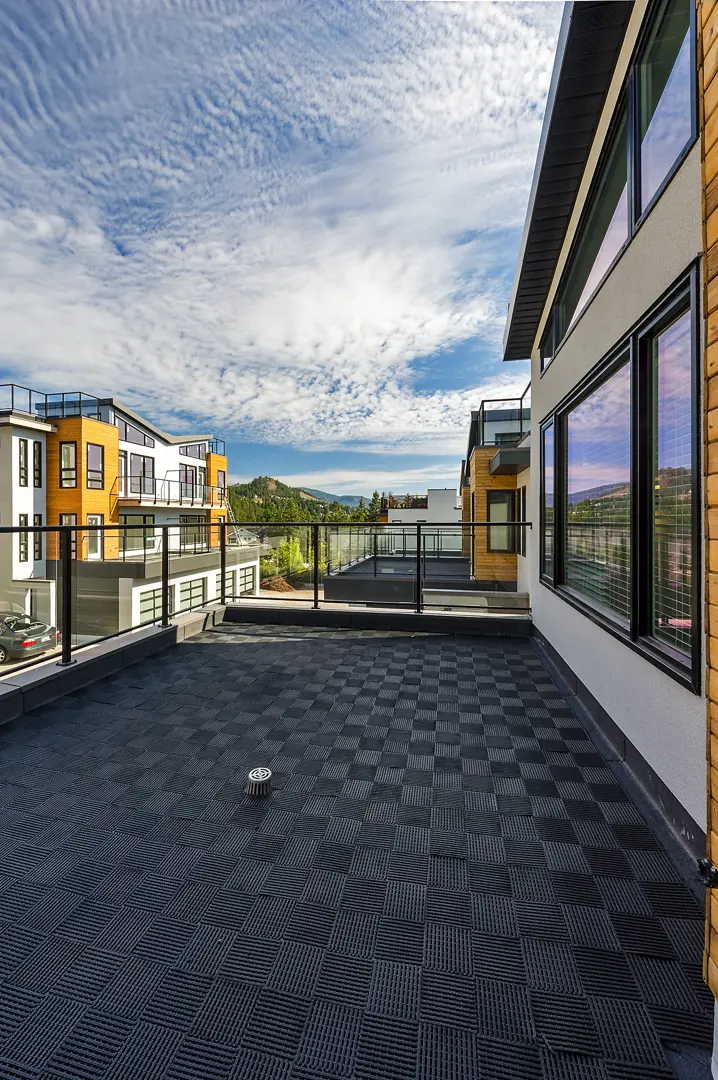 The Lakeview Terrace patio, a real estate development in Kelowna sold by Vantage West Project Sales.