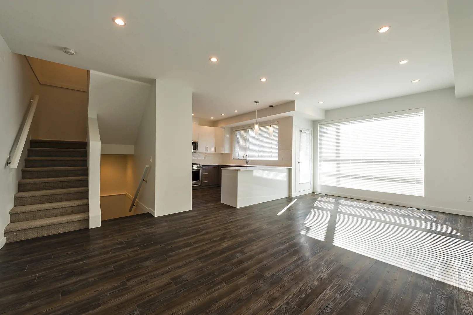 The Lakeview Terrace living room, a real estate development in Kelowna sold by Vantage West Project Sales.